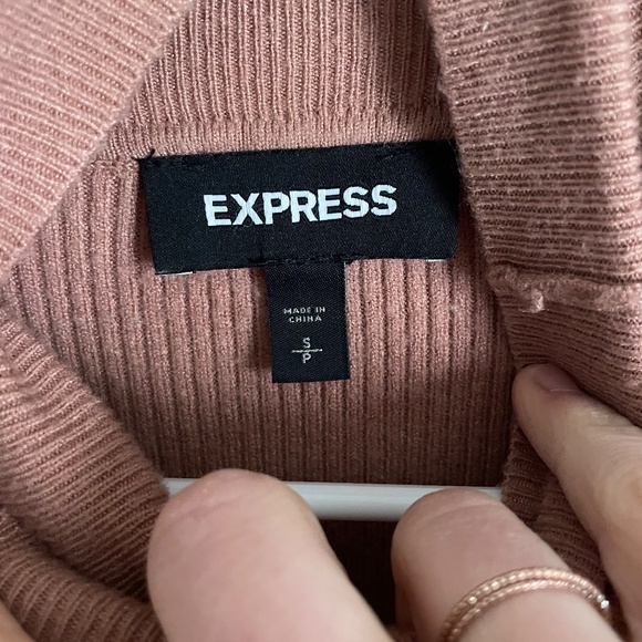 Express Knit Turtle Neck - Picture 2 of 3